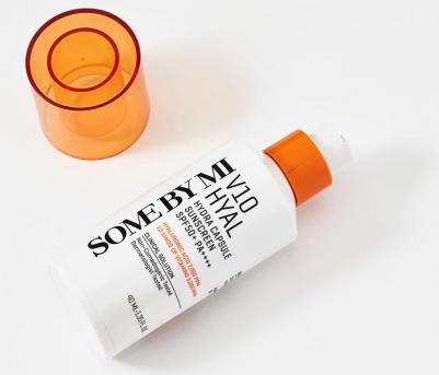 Солнцезащитный крем V10 Hyal Hydra Capsule Sunscreen SPF50 PA – фото 7